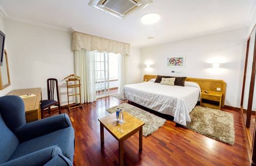 Arteixo Hotel | Exceptional Hotel As Camelias: Spa, Restaurant & More