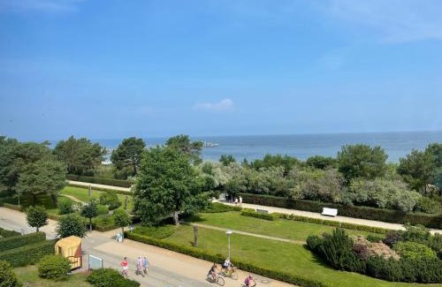 Zinnowitz Apartment | Oceanfront Retreat at Hotel Asgard's Meereswarte