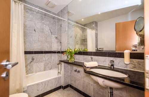 Zinnowitz Apartment | Oceanfront Retreat at Hotel Asgard's Meereswarte
