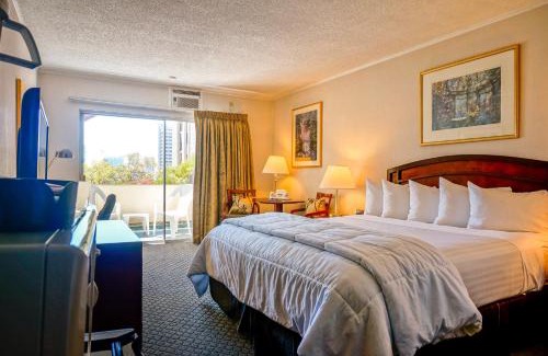 Cortez Hill Hotel | Convenient Days Inn by Wyndham San Diego Near Convention Center