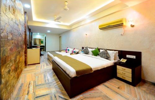Fatehabad Road Hotel | Comfort at Hotel Ashish Palace: Spa and Family-Friendly Amenities