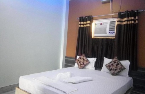 Varanasi Hotel | Budget-Friendly Hotel Ashiyana Palace with Breakfast & Accessibility