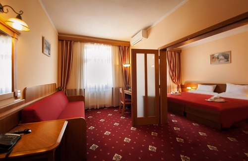 Nusle Hotel | Discover Hotel Askania: Family-Friendly with Pool & Spa