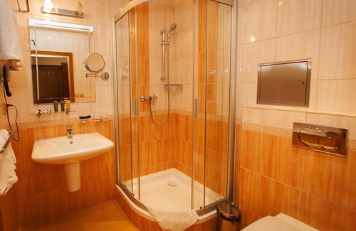 Nusle Hotel | Discover Hotel Askania: Family-Friendly with Pool & Spa