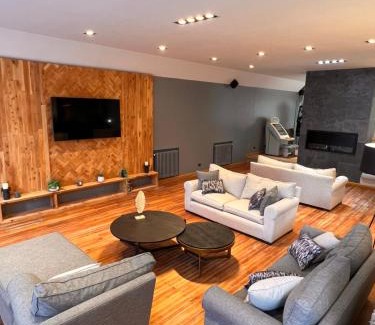 Centro Hotel | Enjoy Family-Friendly Stays at Hotel Aspen Ski