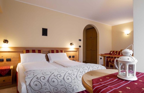 Fiera di Primiero Hotel | Experience Comfort at Hotel Astoria with Ocean Views