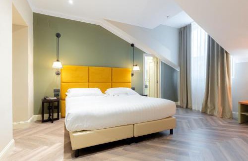 San Vincenzo Hotel | Discover Hotel Astoria: 4-Star Stay with Hot Tub & Breakfast