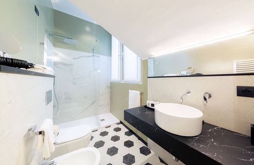 San Vincenzo Hotel | Experience Hotel Astoria: 4-Star Comfort with Spa & Dining