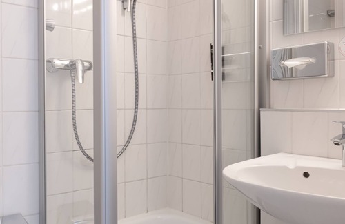 Stadtbezirk 3 Hotel | Accessible Hotel Astra: Family-Friendly Stay with Breakfast