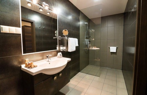 Mielec Hotel | Discover Hotel Atena: 4-Star Gem with Spa & Family Amenities