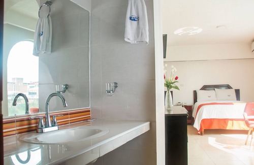 Xalapa Hotel | Discover Hotel Atenas: Rated 8.8 with Pool & Spa Access