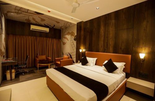 Aurangabad Hotel | Relax at Hotel Atithi in Aurangabad with Pool Access