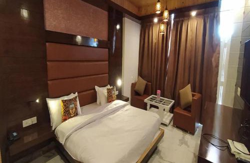 The Mall Road Hotel | Budget-Friendly Hotel Atithi with Breakfast Near Mall Road