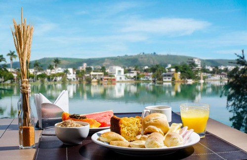Sete Lagoas Hotel | Discover Hotel Atlas: Oceanfront Retreat with Great Amenities
