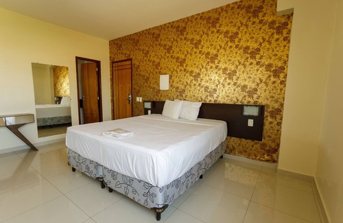 Parauapebas Hotel | Experience Hotel Atrium Express: 9/10 Rated with Pool & Spa