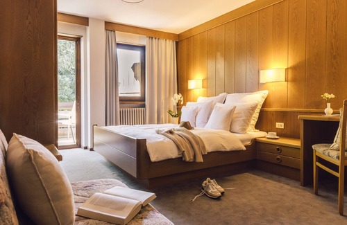 San Giovanni Hotel | Discover Hotel Auren: Pool, Spa & Family-Friendly Stays