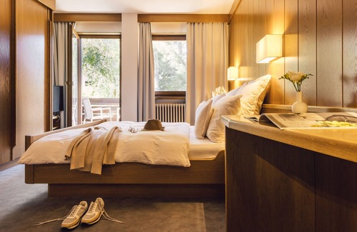 San Giovanni Hotel | Discover Hotel Auren: Pool, Spa & Family-Friendly Stays
