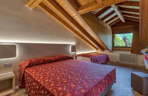 Cimego Hotel | Pet-Friendly Hotel Aurora with Oceanfront Pool & Spa