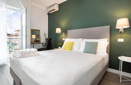 Lignano Sabbiadoro Hotel | Experience Hotel Aurora: Oceanfront Bliss & Pet Friendly
