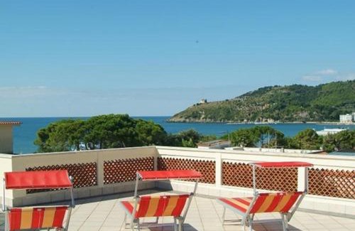 Minturno Hotel | Oceanfront Retreat at Hotel Aurora with Pool & Pet-Friendly