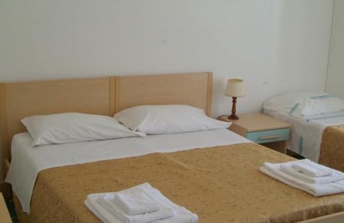 Minturno Hotel | Oceanfront Retreat at Hotel Aurora with Pool & Pet-Friendly