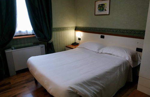 Bagni di Tivoli Hotel | Inviting Hotel Aurora: Spa and Family-Friendly Amenities