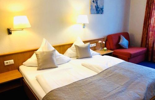 Heilbronner Straße Hotel | Comfortable Stay at Hotel Austria Stuttgart-City with Breakfast