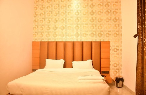Tarabganj Hotel | Discover Comfort at Hotel Avadh Sunshine in Ayodhya