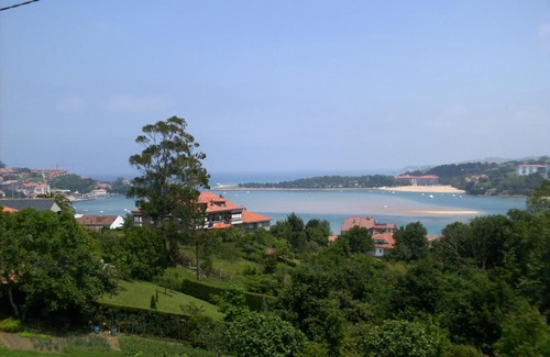 San Vicente de la Barquera Hotel | Discover Hotel Azul de Galimar: Guest Favorite with Dining