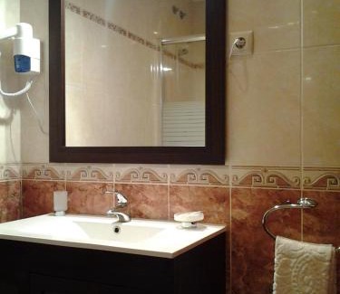 Macedo de Cavaleiros Hotel | Affordable Stay at Hotel Azibo with In-House Restaurant