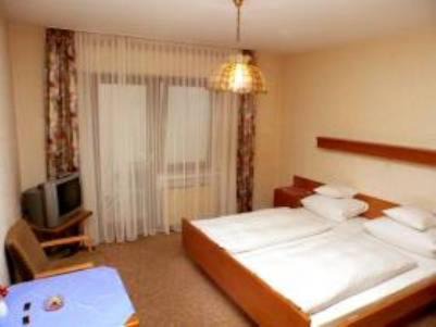Muggensturm Hotel | Comfortable Stay at Hotel Bürgerstube with Family-Friendly Amenities