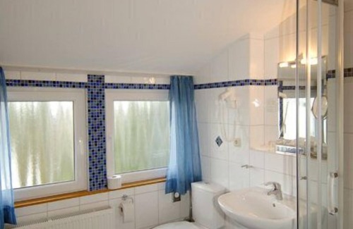 Lebach Hotel | Charming Hotel Bürgerstuben: Family-Friendly with Dining