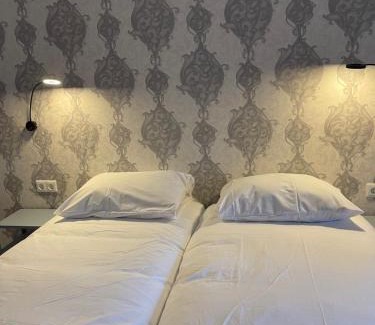 Valkenburg aan de Geul Hotel | Cozy Hotel B&B Sint-Maria with Breakfast & Family Comfort
