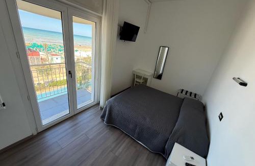 Senigallia Hotel | Beachfront Getaway at Hotel B&B Sole with Ocean Views