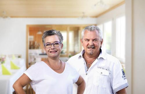 Teufen Bed & Breakfast | Discover Alpenheim: Family-Friendly Retreat with Kitchen