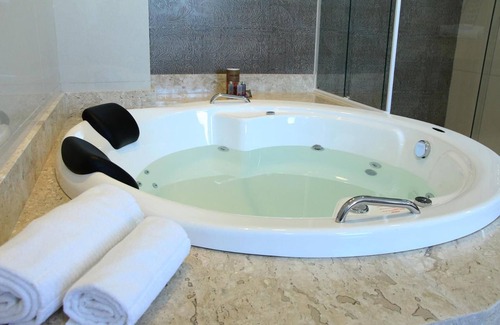 Nova Andradina Hotel | Top-Rated Hotel B&S with Spa & Breakfast Included
