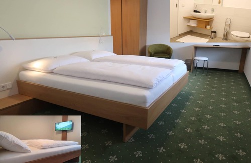 Mauthausen Hotel | Discover Hotel B3: Family-Friendly with Great Amenities