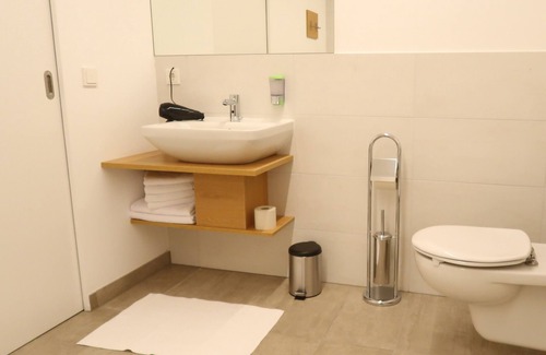 Mauthausen Hotel | Discover Hotel B3: Family-Friendly with Great Amenities