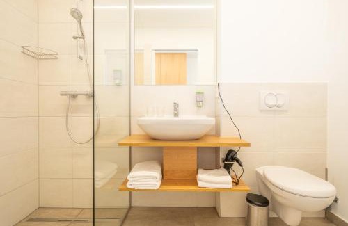 Mauthausen Hotel | Comfortable Stay at Hotel B3 with Breakfast & Family Amenities