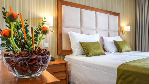 Vila Real Santo Antonio Hotel | Beautiful Oceanfront Retreat at Hotel Baía De Monte Gordo
