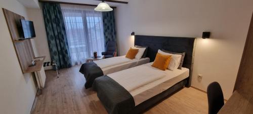 Keszthely Hotel | Pet-Friendly Hotel Bacchus with Hot Tub & Restaurant