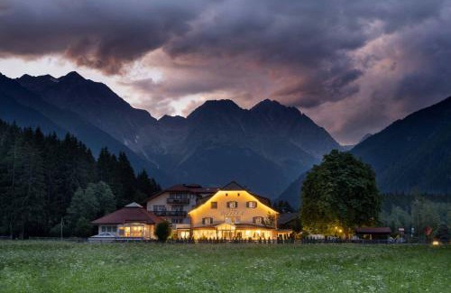 Anterselva Hotel | Oceanfront Getaway at Hotel Bad Salomonsbrunn - 8.7/10 Rating
