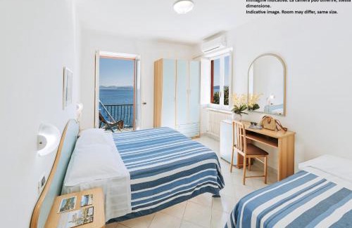Casamicciola Terme Hotel | Relaxing Hotel Bagnitiello: Poolside Oceanfront Retreat