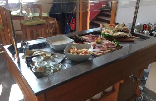 Balingen Hotel | Discover HOTEL Bahnhof Balingen: Pet-Friendly Escape