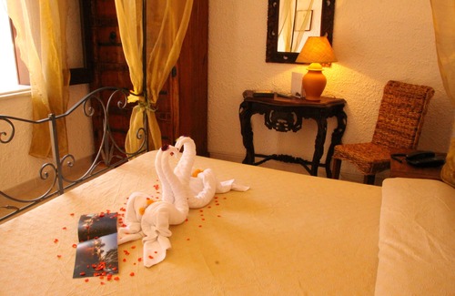 Santa Maria Hotel | Experience Comfort at Hotel Baia del Capo with Pool & Dining