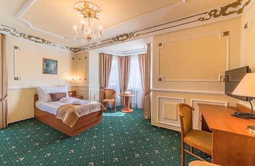 Frantiskovy Lazne Hotel | Discover Hotel Bajkal: Oceanfront Getaway with Spa Access