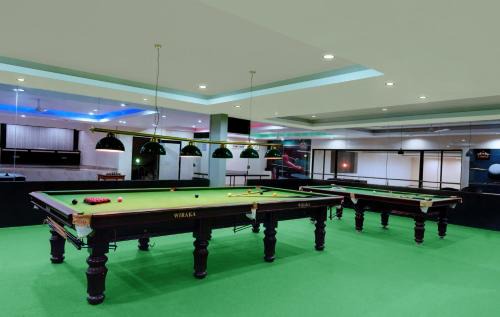 Ratlam Hotel | Convenient Stay at Hotel Balaji Central with Pool & Dining