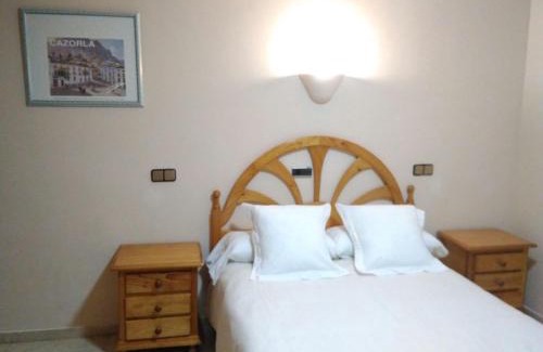 Cazorla Hotel | Inviting Hotel Balcón de Cazorla with Pool & Family Amenities