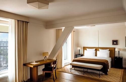 Faubourg-du-Roule Hotel | Indulge in Luxury at Hotel Balzac - 5 Star Stay Awaits