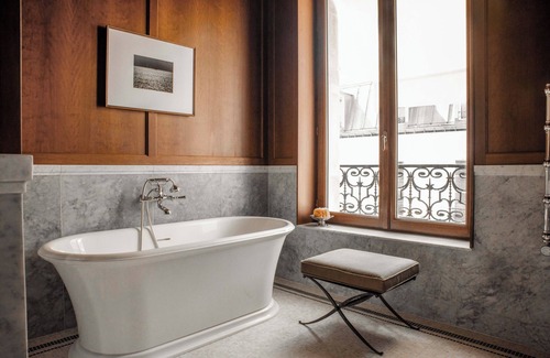 Faubourg-du-Roule Hotel | Indulge in Luxury at Hotel Balzac - 5 Star Stay Awaits